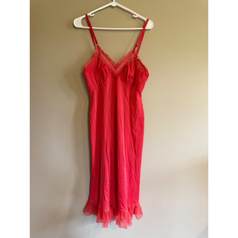 Vintage Seamprufe Red Lace Trim Ruffle Hem Full‎ Slip Nightgown Size 34 Average